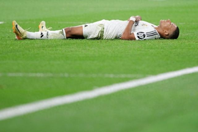 阿森纳3-1拜仁，廷贝尔、马杜埃凯、马丁内利破门，诺伊尔送礼