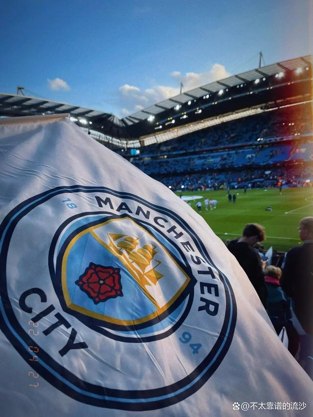 利物浦乱了！外媒：斯洛特将下课，萨拉赫会去沙特，范戴克施压