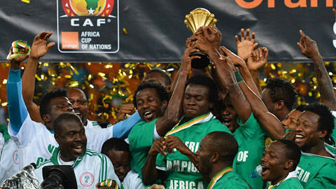 记者：施洛特贝克随队参加德国队训练，基米希继续缺席