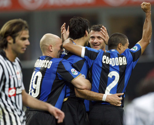 斯卢茨基：对手核心球员我们限制得不是特别好，给了很多机会