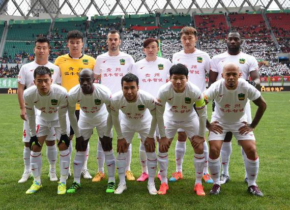 曼联欲引进加拉格尔或埃德松，争夺中场球员，冬季转会窗或成关键。